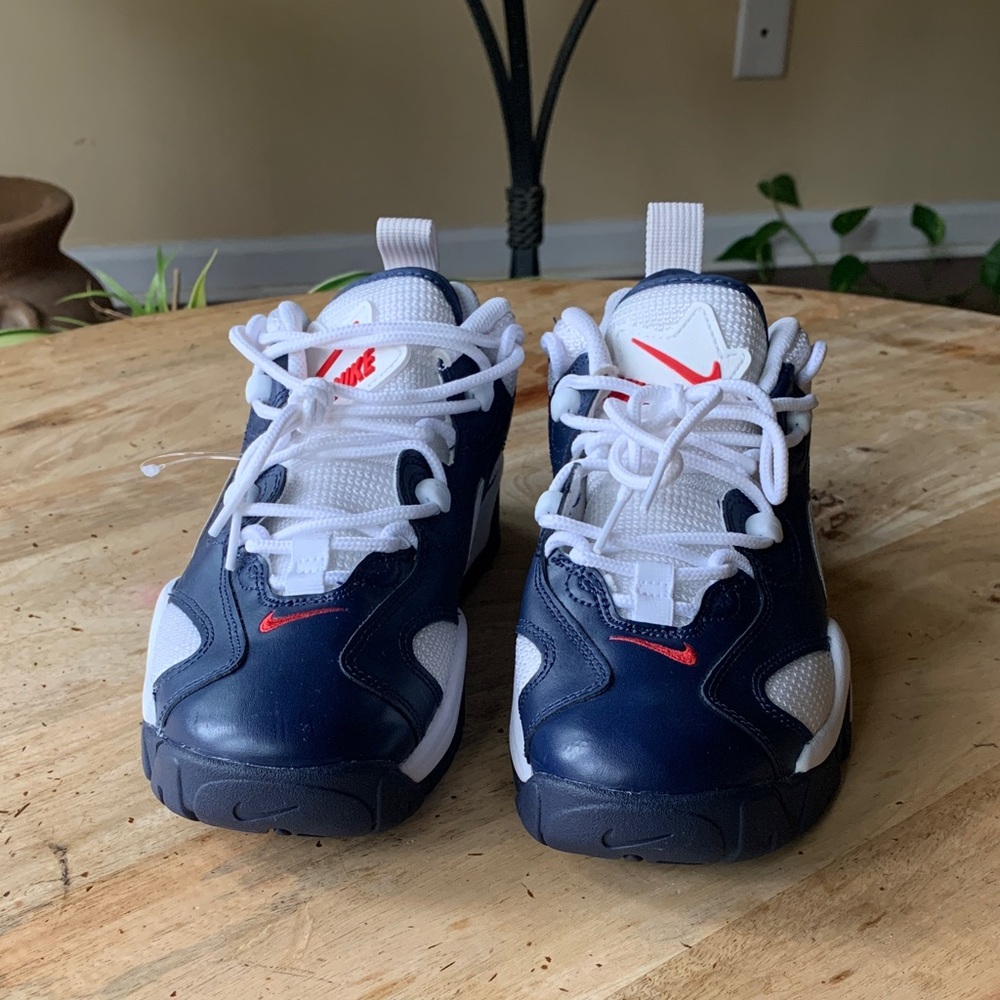 NIKE Air Barrage Low ‘USA’ Sneakers - Youth size 5 - Picture 7 of 13
